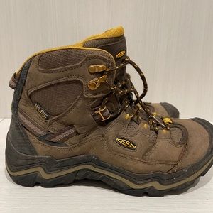 Women’s Keen Targhee 2 Mid Hiking Boots 9M